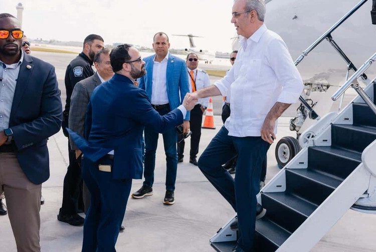 Abinader llega a Miami para participar en cumbre regional convocada por Trump