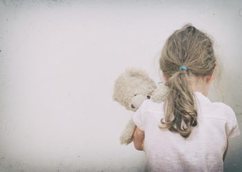 Se viraliza audiovisual de maestra agrediendo menor en guardería de SDE