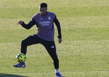 Mbappé desmiente error médico del Real Madrid sobre su lesión de rodilla