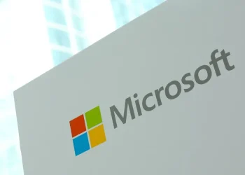 Microsoft sale en defensa de Anthropic y pide al Pentágono que frene el veto a su IA