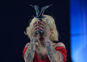 Mon Laferte logra la mayor audiencia del Festival de Viña del Mar 2026 y recibe la Gaviota de Platino