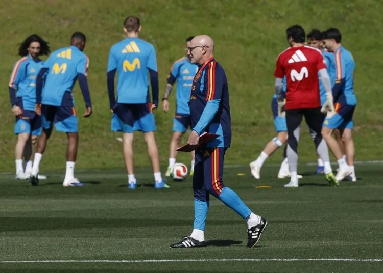 España inicia preparación para amistosos ante Serbia y Egipto con varias ausencias