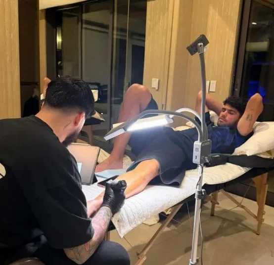 Carlos Alcaraz se tatúa un canguro por el éxito logrado en Australia