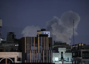 Israel lanza una nueva oleada de ataques contra «el corazón» de Teherán