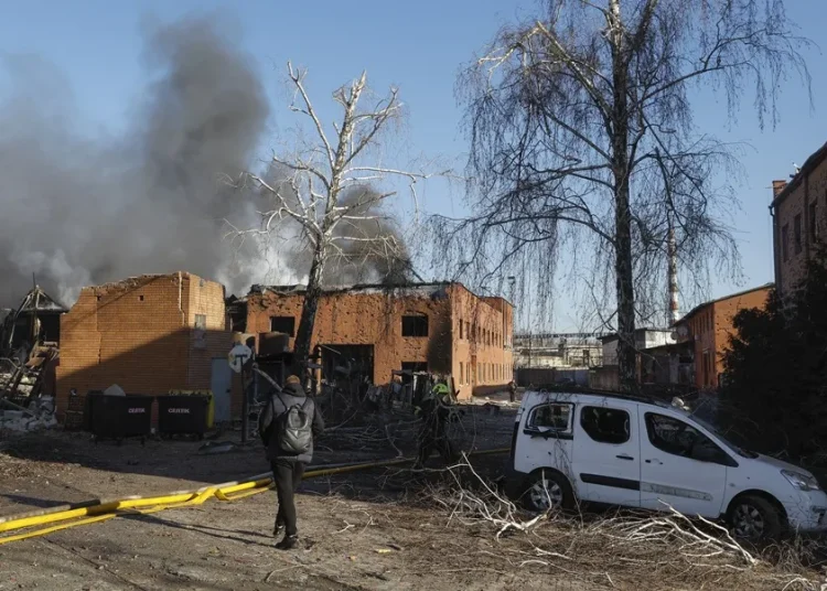 Zelenski denuncia un ataque ruso masivo contra Ucrania que deja siete muertos en Kiev