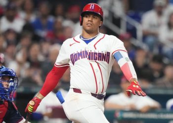 Exestrellas y analistas critican polémicos strikes a Soto y Perdomo en semifinal del Clásico Mundial