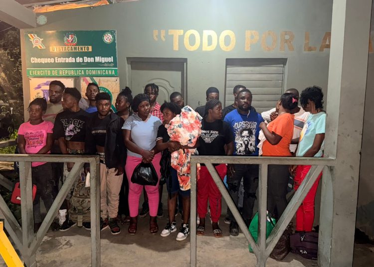 Ejército desmantela presunto centro de acopio de migrantes irregulares en Dajabón