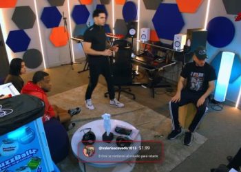 Después de amenazar con “partirle los dientes” a B One, Sr. Jiménez se echó pa’ atrás luego de que este lo enfrentara