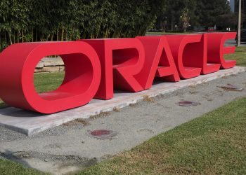 Un ataque en Dubái afecta al edificio de la empresa Oracle (EEUU), amenazada por Irán