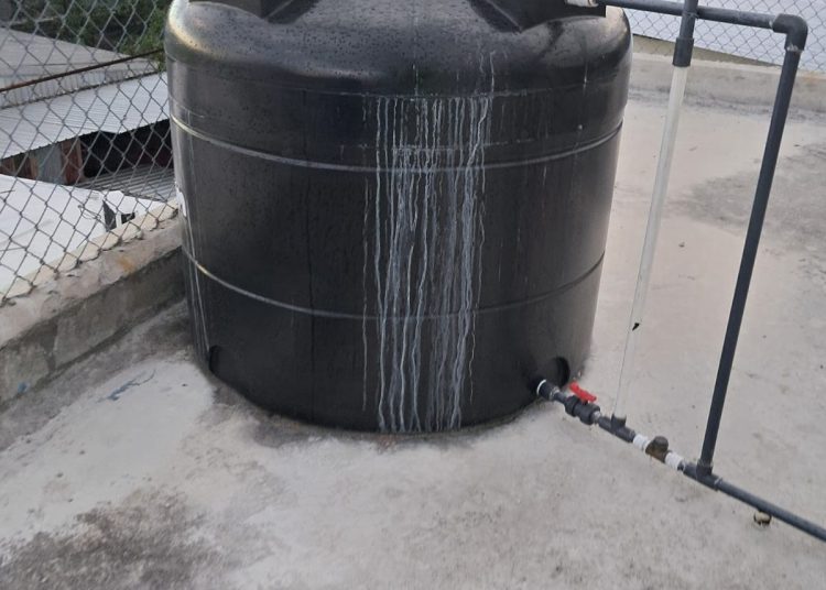 Comunitarios protestan por falta de agua potable en La Factoría, San Cristóbal