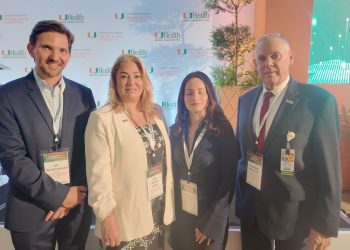 Médicos de Miami y RD estrechan lazos en primer simposio médico internacional de UHealth