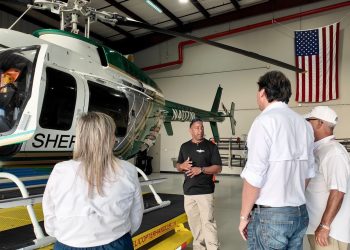 Departamento Aeroportuario realiza visita técnica a unidad aérea policial en Orlando