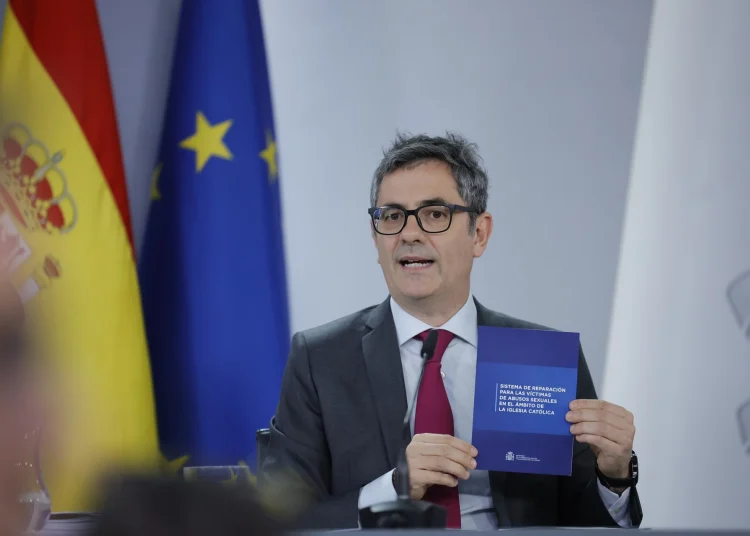 El Gobierno español crea una oficina para indemnizar a víctimas de abusos de la Iglesia
