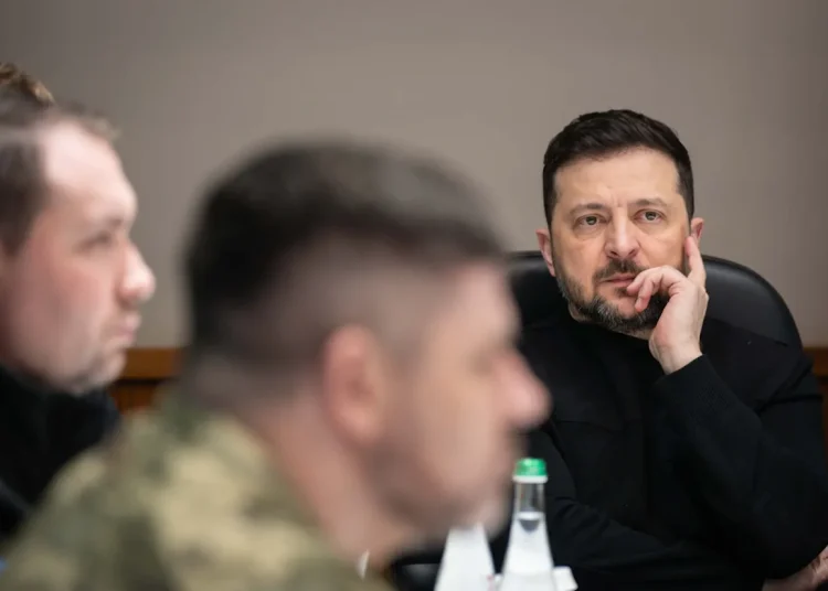 Aliados piden a Kiev que suspenda ataques a refinerías rusas por aumento precios del crudo