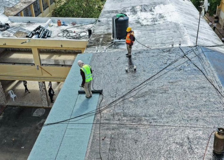 Infraestructura Escolar lanza operativo para impermeabilizar más de 550 centros educativos en todo el país