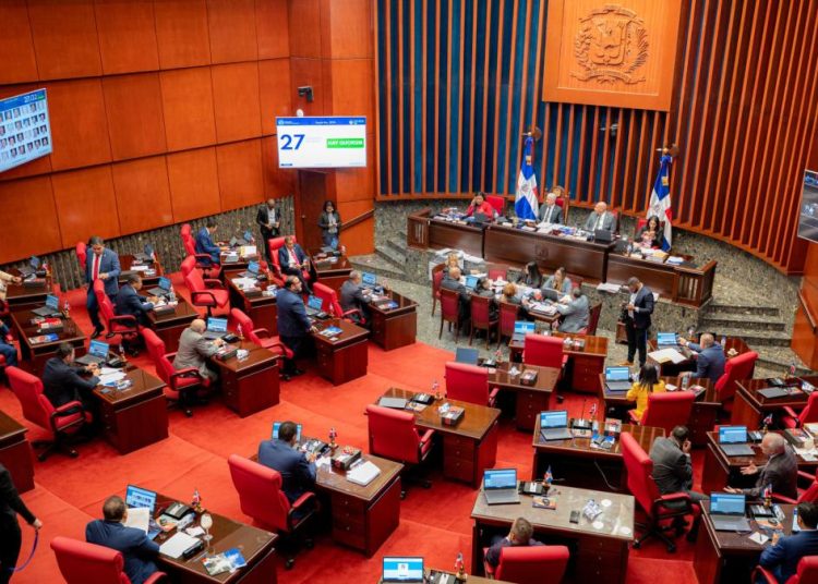 Senado aprueba ley para frenar publicidad engañosa en el sector inmobiliario