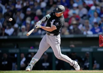 Murakami lidera en jonrones en MLB y encabeza remontada de los Medias Blancas