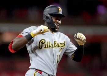 Oneil Cruz vuelve a hacer historia con un misil de 119 mph en triunfo de Piratas