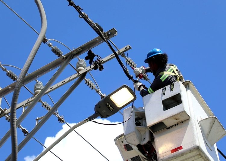 Edeeste invierte más de RD$57 millones en alumbrado público para fortalecer la seguridad ciudadana y vial