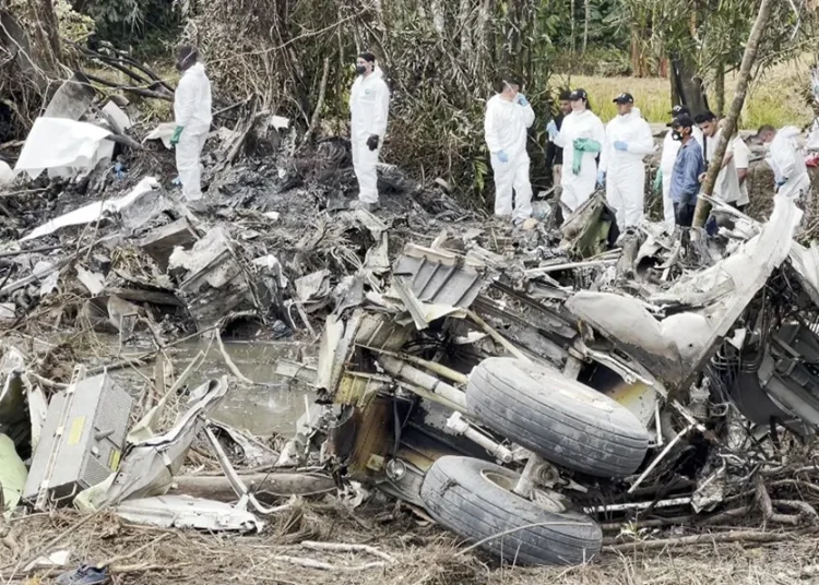 Avión militar accidentado en Colombia, que dejó 69 muertos, chocó con tres árboles tras su despegue