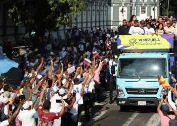 Delcy Rodríguez encabeza una caravana en el cierre de la peregrinación contra las sanciones