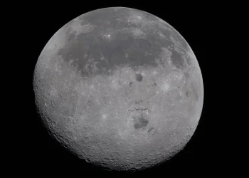 Los astronautas de Artemis II alcanzan la órbita lunar tras más de 50 años de ausencia humana