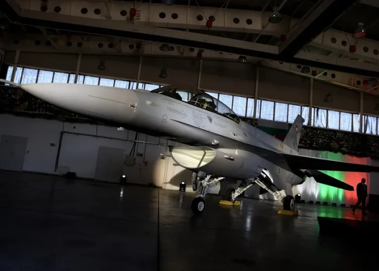 EE.UU. advierte de represalias a Perú «si negocia con mala fe», en medio de la compra de aviones