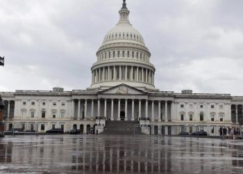 Líder de la Cámara Baja pide devolver respeto al Congreso de EEUU tras escándalos sexuales