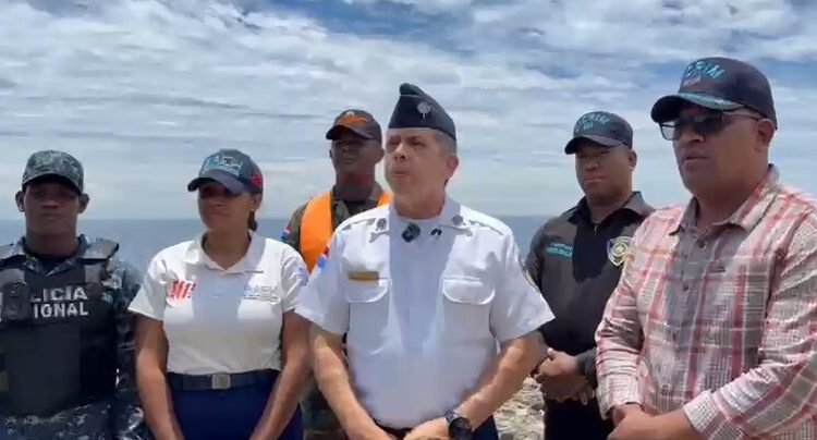 Policía Nacional coordina búsqueda de hombre que se habría lanzado hacia el mar Caribe