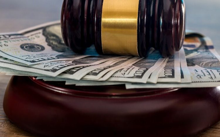 Dubái impone multas de 54.500 dólares a personas que difundan rumores de guerra contra Irán