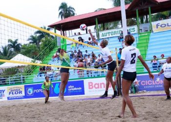 Flujo turístico y dinamismo económico en Hato Mayor y Vicentillo con el voleibol playero Semana Santa 2026