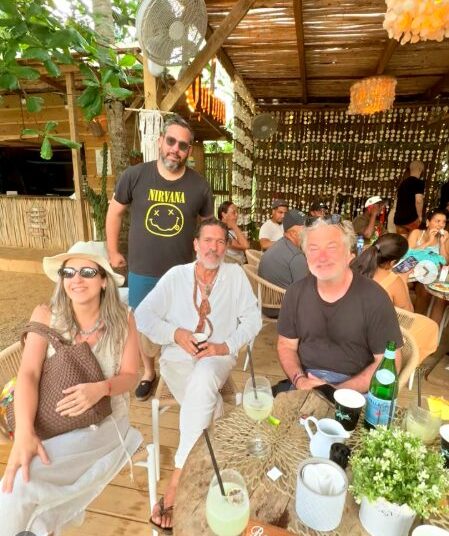 Antonio Banderas y Alec Baldwin disfrutan de Semana Santa en Las Terrenas, Samaná