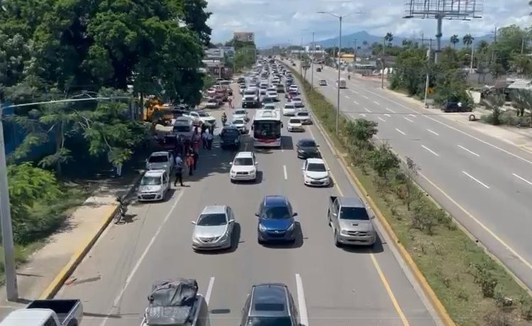 Autoridades inician “Retorno Seguro” en Santiago con carreteo simultáneo