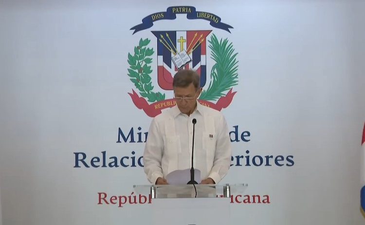 Presidente dispone que ingresos de los consulados pasen al Estado como plan para optimizar recursos