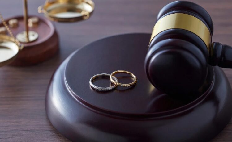 Francia da un paso para acabar con el deber de tener relaciones sexuales en el matrimonio