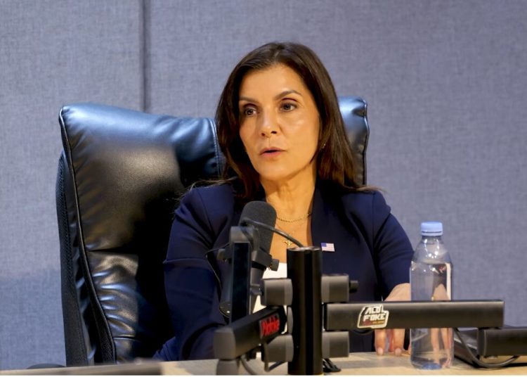 Leah Campos sobre imagen homosexual en embajada: «Eso no tiene nada que ver con Estados Unidos»