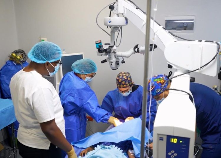 El Inabie transformará la vida de 9 estudiantes con cirugías oculares especializadas
