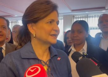 Vicepresidenta condena asesinato de chofer en Santiago y exige justicia