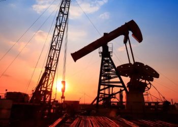 El petróleo de Texas roza los 100 dólares tras rechazo de EEUU al plan de Irán para Ormuz