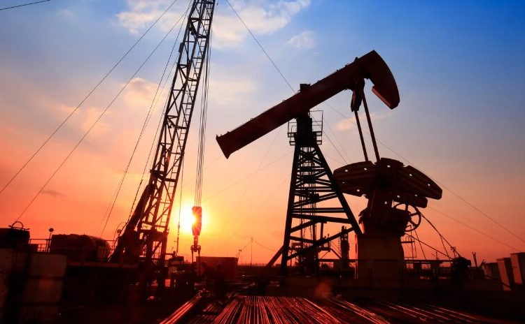 El petróleo de Texas roza los 100 dólares tras rechazo de EEUU al plan de Irán para Ormuz