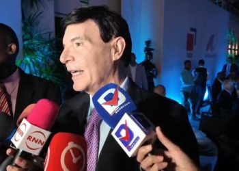 Navieros e industriales acuerdan desmonte de cargos por riesgos de la guerra a los fletes