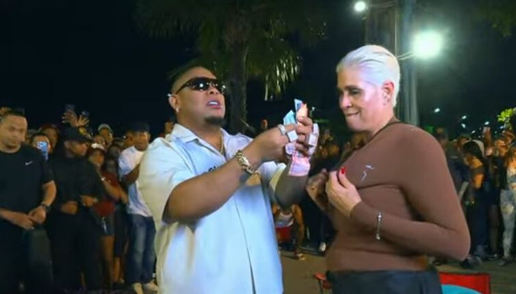 Bulín 47 donó RD$100,000 a “La Viuda Blanca” durante misión en Planeta Alofoke