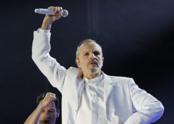 Miguel Bosé cumple 70 años en plena gira por América Latina con su ‘Importante Tour’
