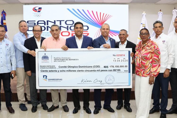 Ministro Kelvin Cruz entrega RD$178 millones más al COD para preparación de atletas
