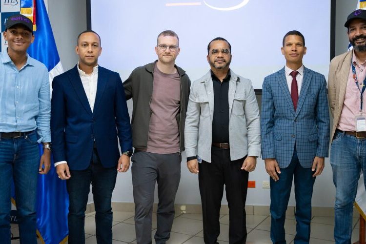 Twitch llega al ITLA con workshop exclusivo para impulsar el talento digital joven