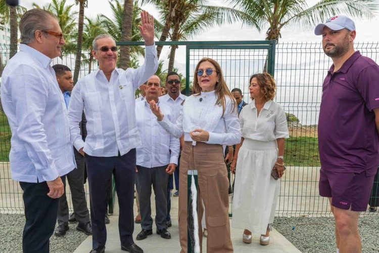 Carolina agradece al presidente Abinader su confianza pese algunos haber dudado de su visión