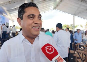 Kelvin Cruz destaca compromiso de Carolina Mejía con el deporte durante inauguración del Malecón Deportivo