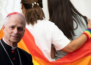 El papa subraya que la Iglesia no aprueba la bendición formal de las parejas homosexuales