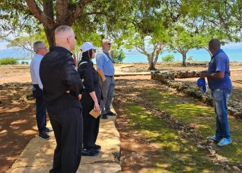 Arqueólogo Harun Özdaş realiza recorrido técnico en La Isabela