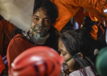Un vagón solo para ellas: las 15 víctimas del letal choque de tren indonesio son mujeres